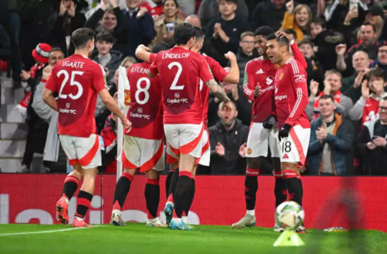 Manchester United beat Leicester and advance in the League Cup