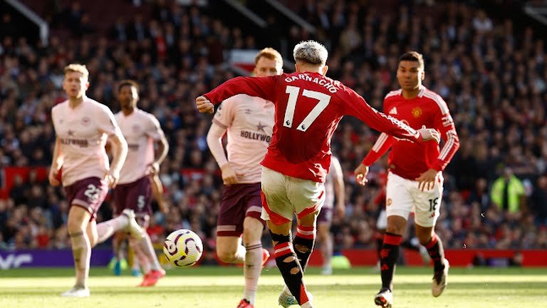 Manchester United beat Brentford in the Premier League