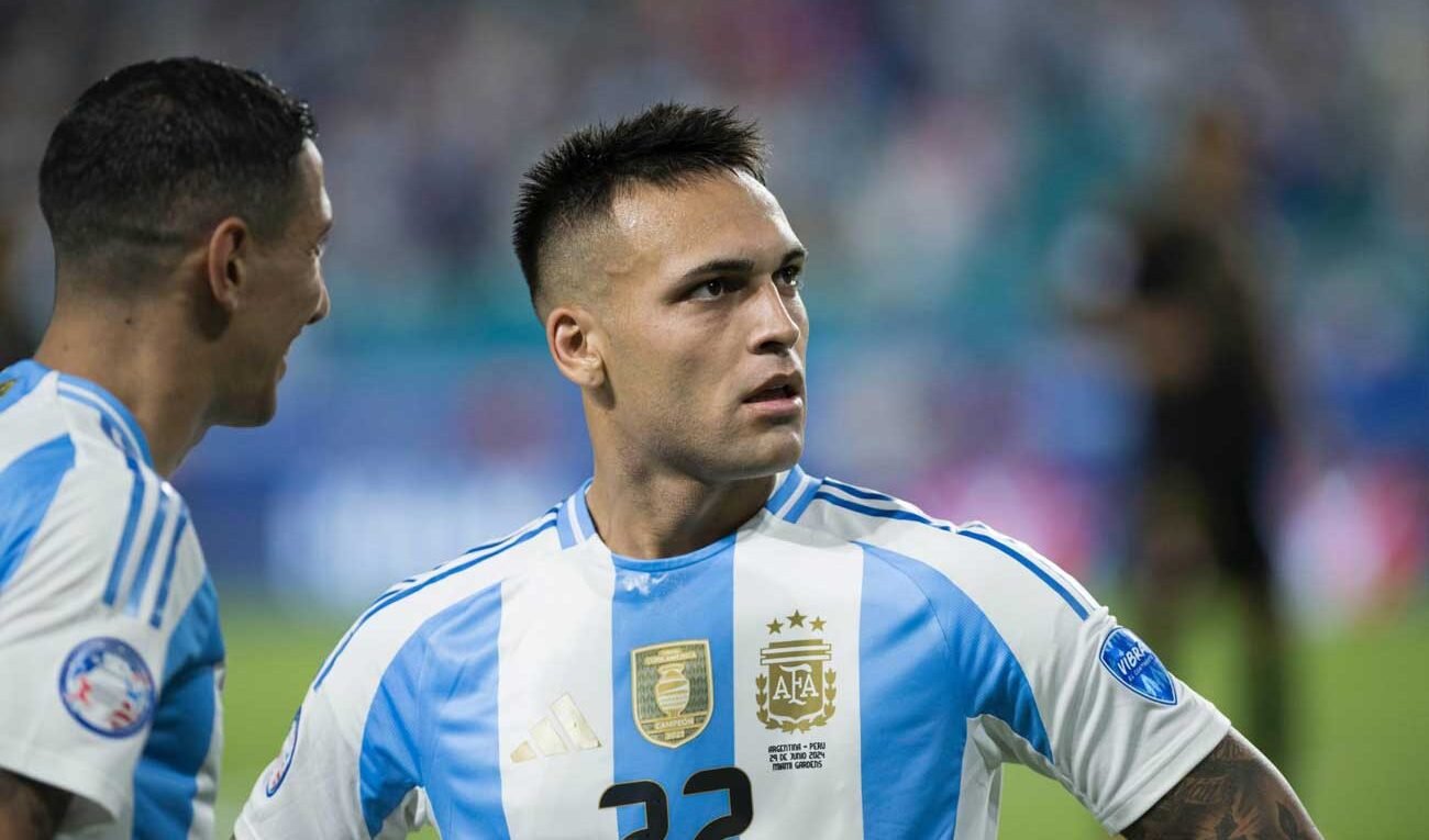 Scaloni: "Lautaro Martínez deserves the Ballon d'Or more than anyone"