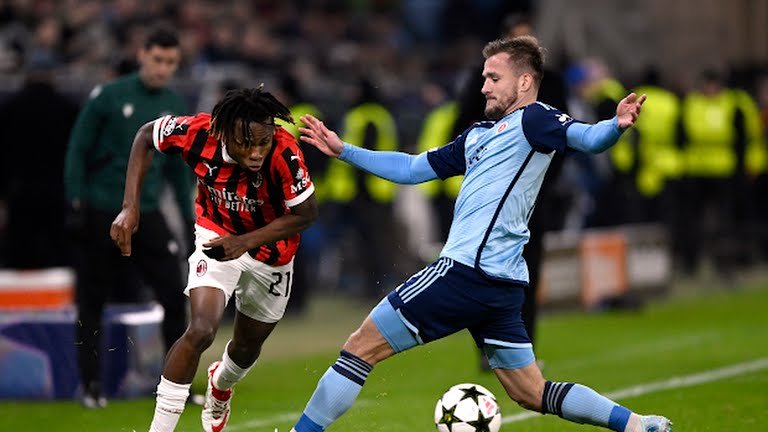 Milan beat Slovan Bratislava and reach their third consecutive victory in the Champions League