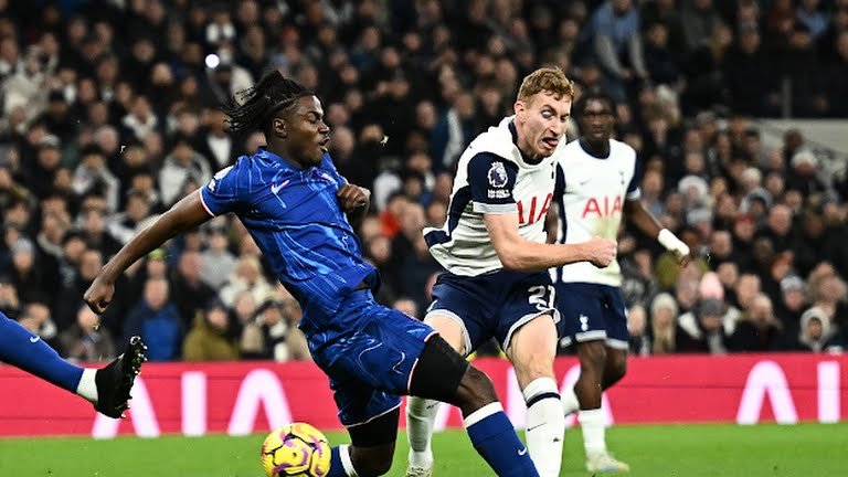 Chelsea beats Tottenham to take second place in the Premier League