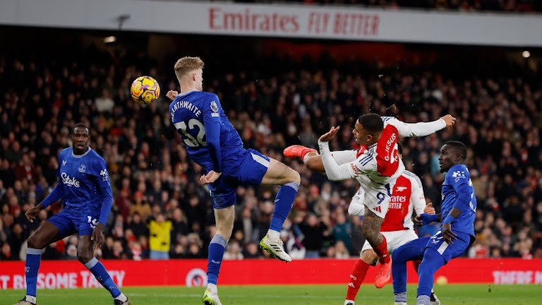 Arsenal draws with Everton and misses the chance to get closer to Liverpool