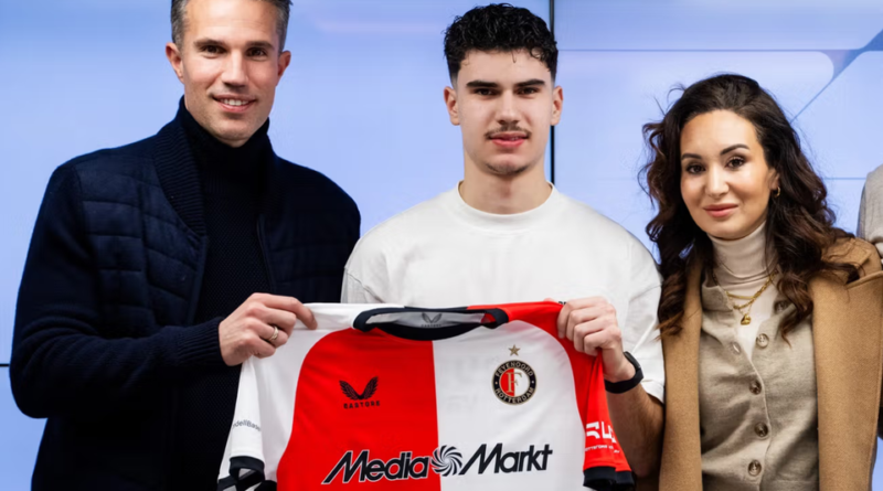 Van Persie's son renews with Feyenoord